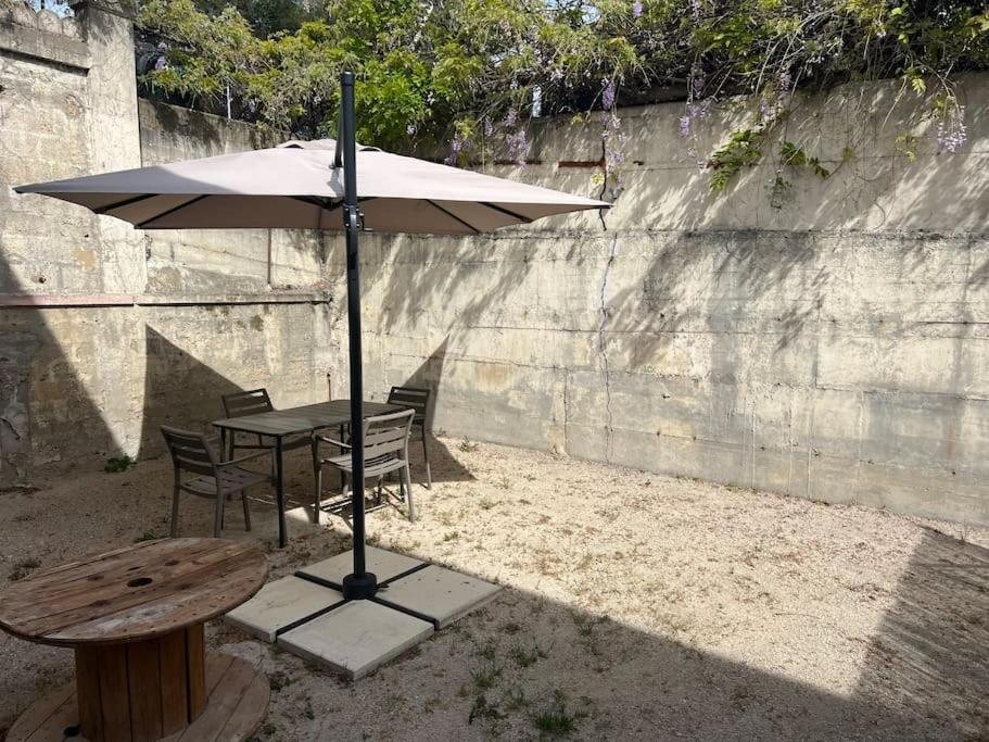 דירות Villeneuve-lès-Avignon La Glycine - Parking Gratuit - Ac Clim - Cour Prive - מראה חיצוני תמונה